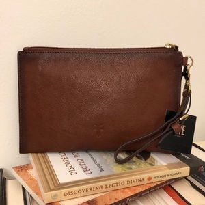 ⚡️SALE⚡️Today Only! Frye Wristlet in Cognac